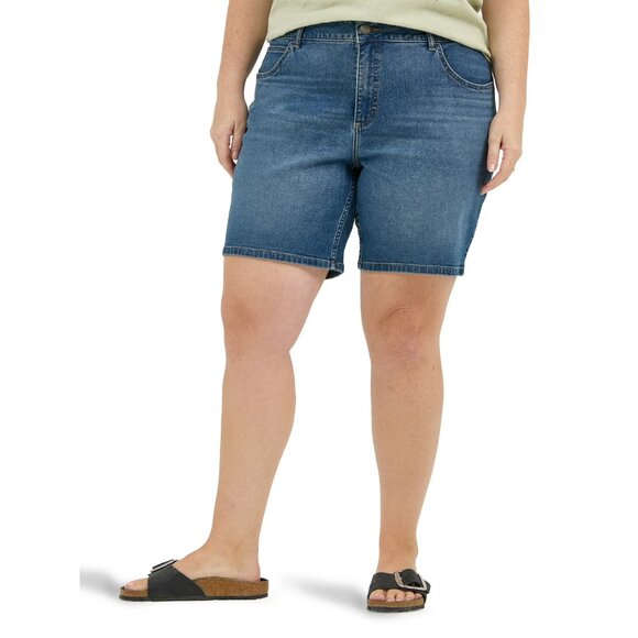 Lee Women's Plus Mid Rise Bermuda Short, Size 26W, Regular Fit, Medium Wash - Picture 1 of 5